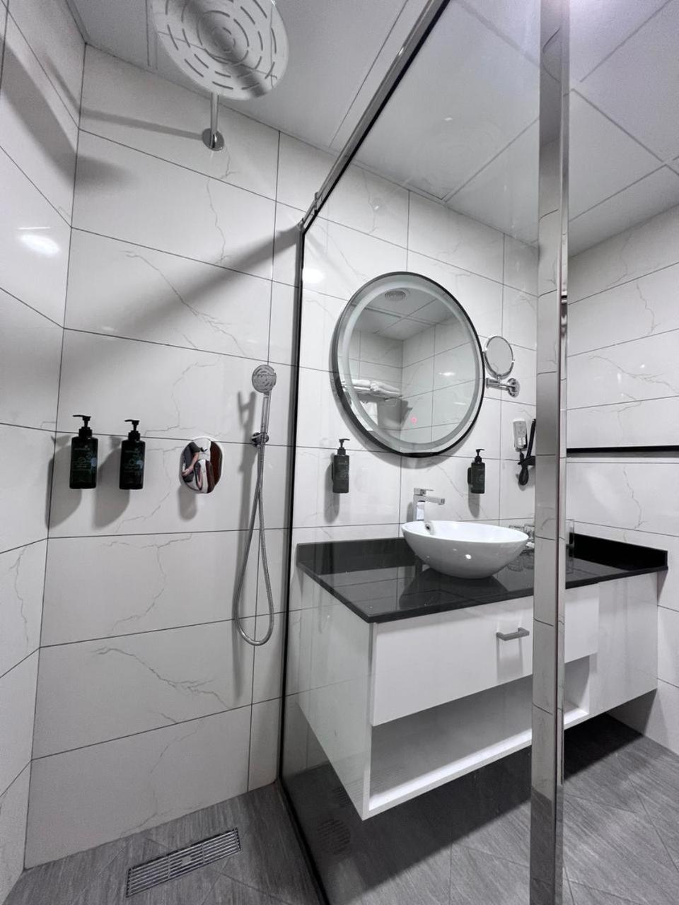 Howard Johnson Bur Dubai Exterior foto